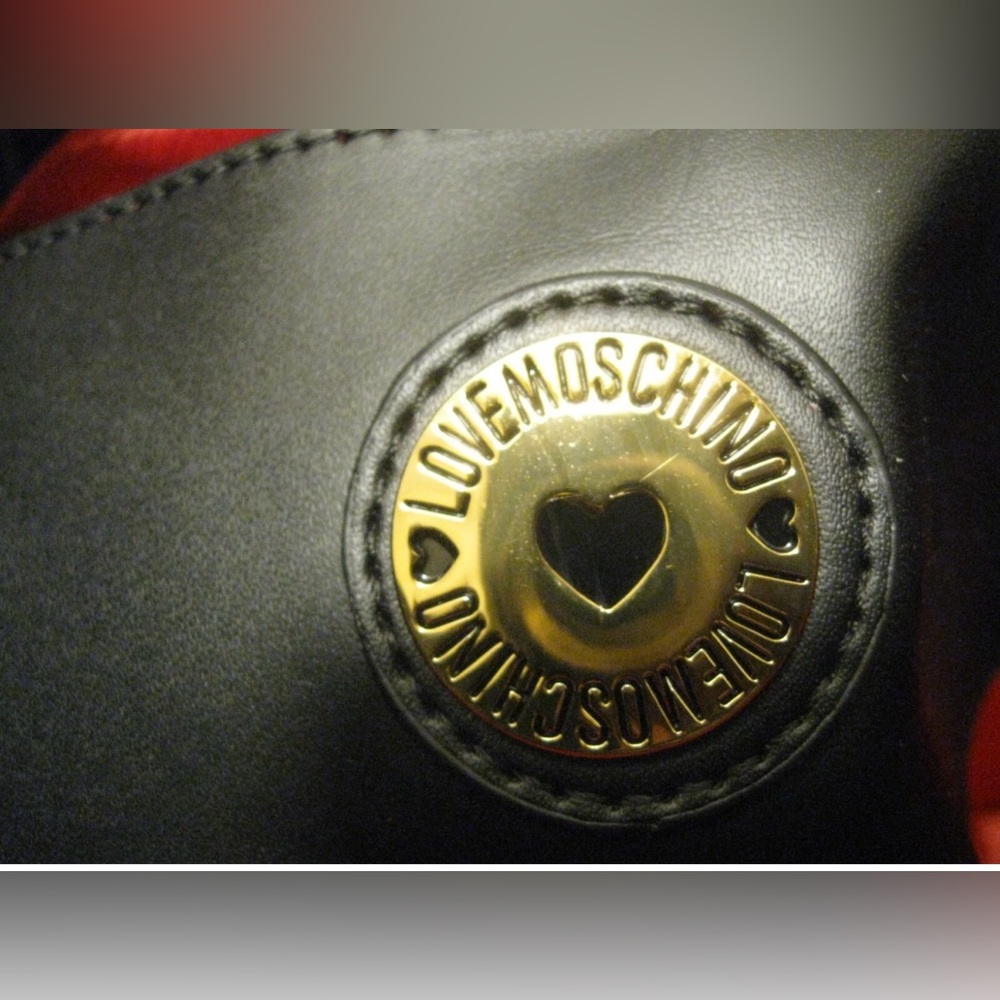 NWOT Love Moschino Black and Gold Leather Quilted Backpack - Picture 6 of 15